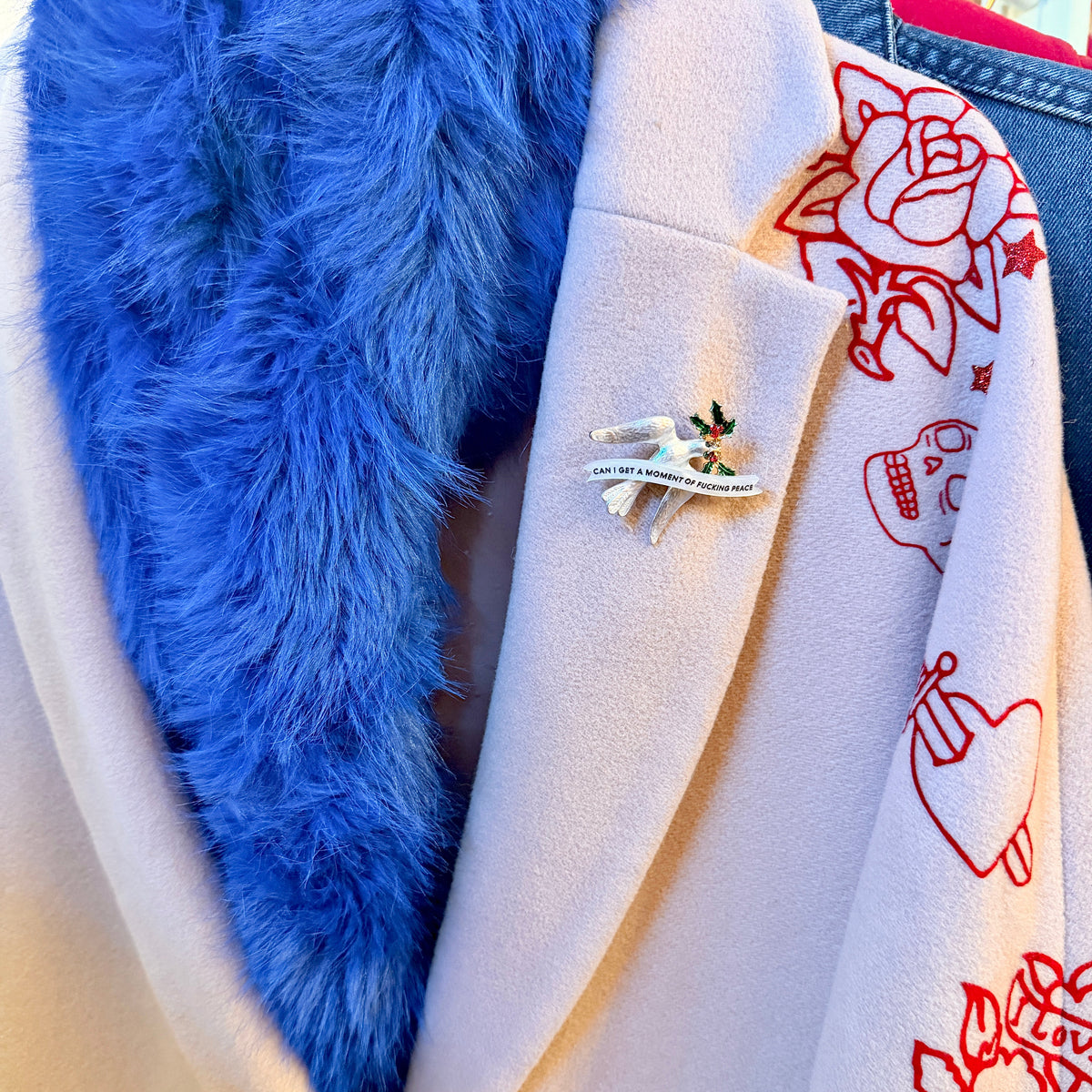 Dove of Peace, diamanté pin