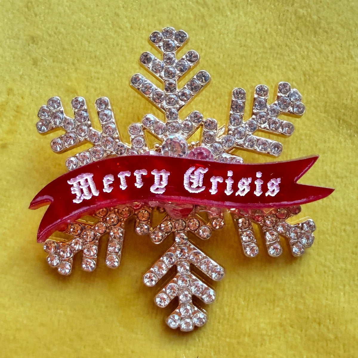 MERRY CRISIS, diamanté snowflake pin