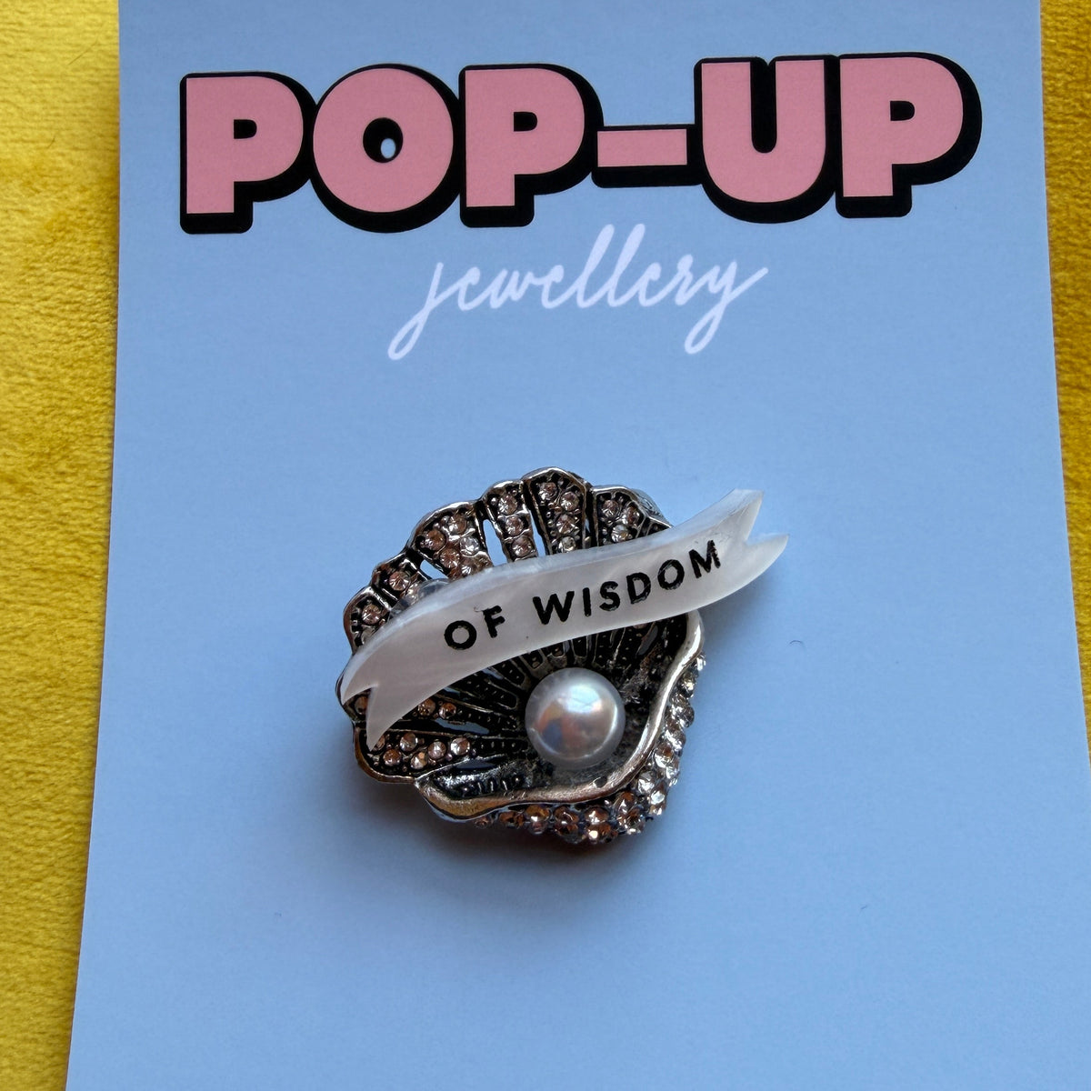 Pearl of Wisdom, diamanté pin