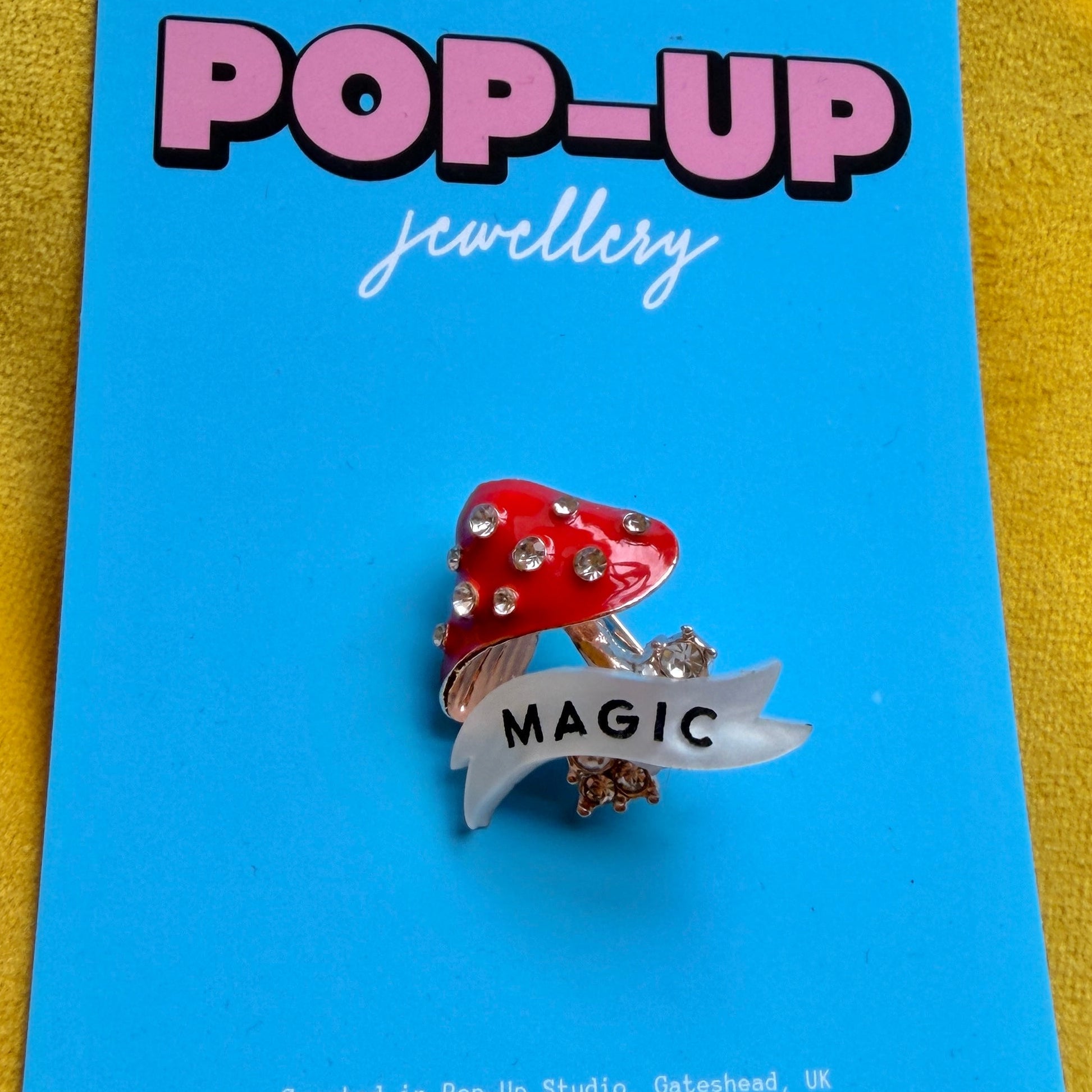 Magic mushroom diamanté pin