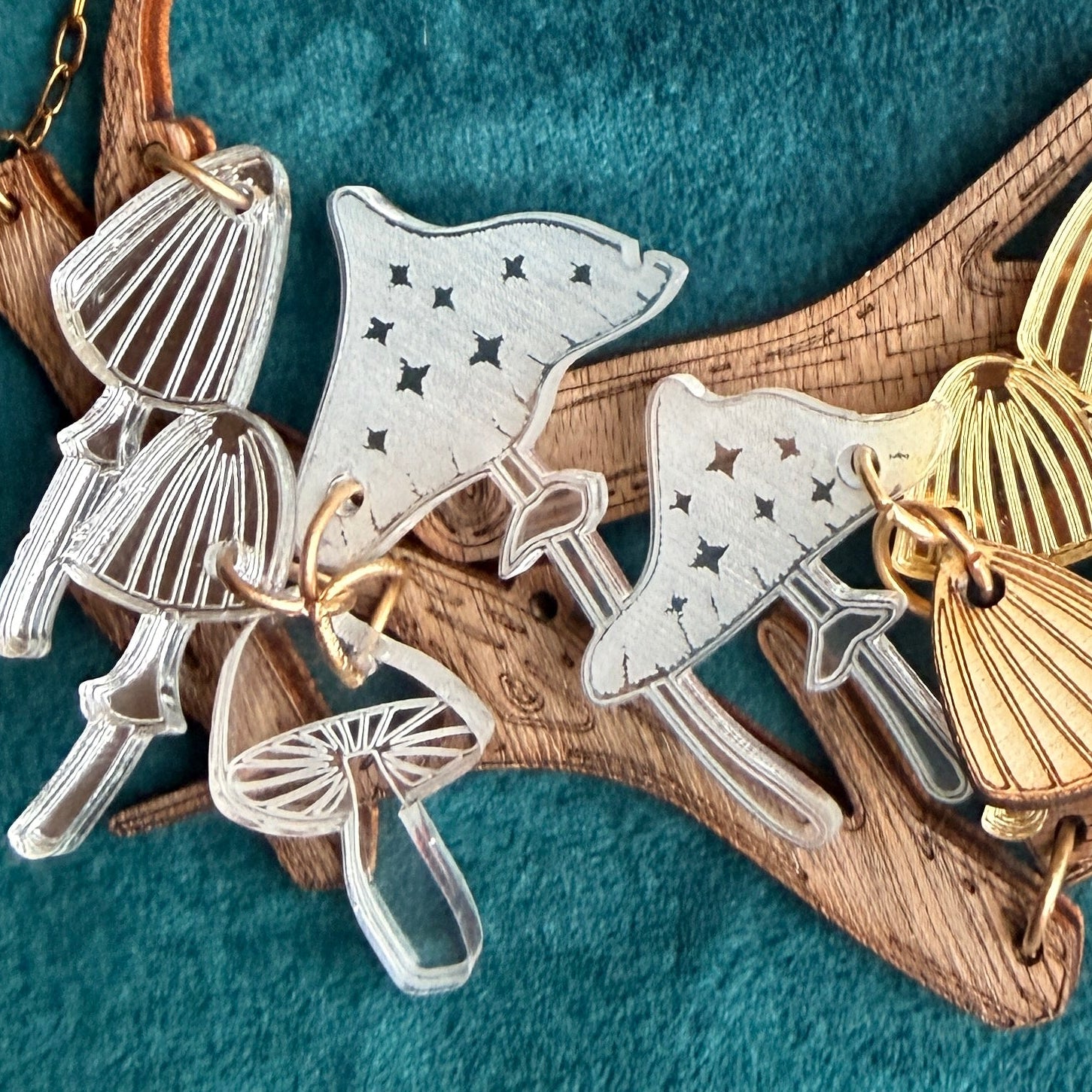 WOODLAND funghi necklace