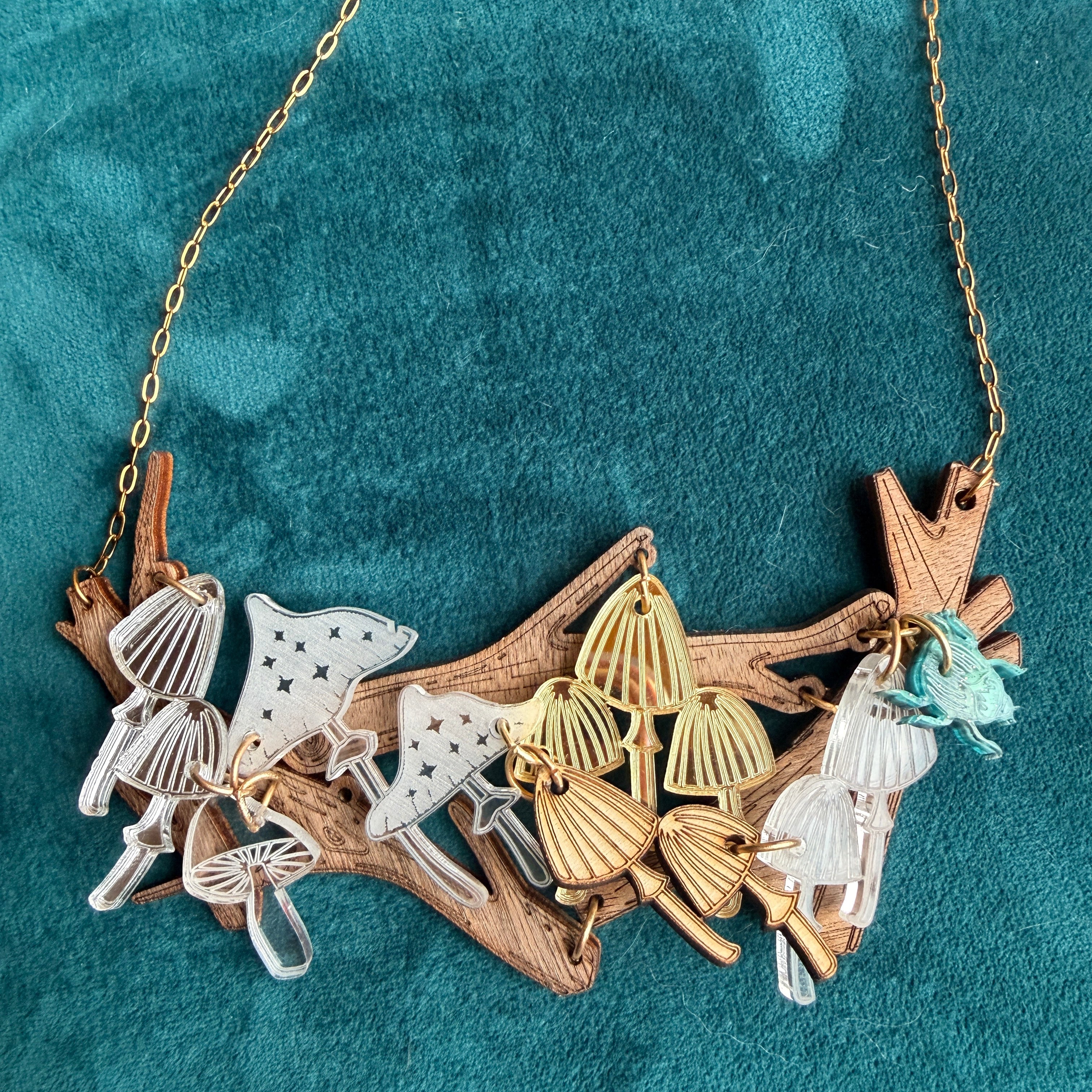 WOODLAND funghi necklace