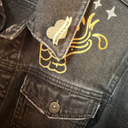 GROOVE IS IN THE HEART, diamanté pin