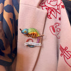 A CHAMELEON THAT’S GIVEN UP. Diamanté pin